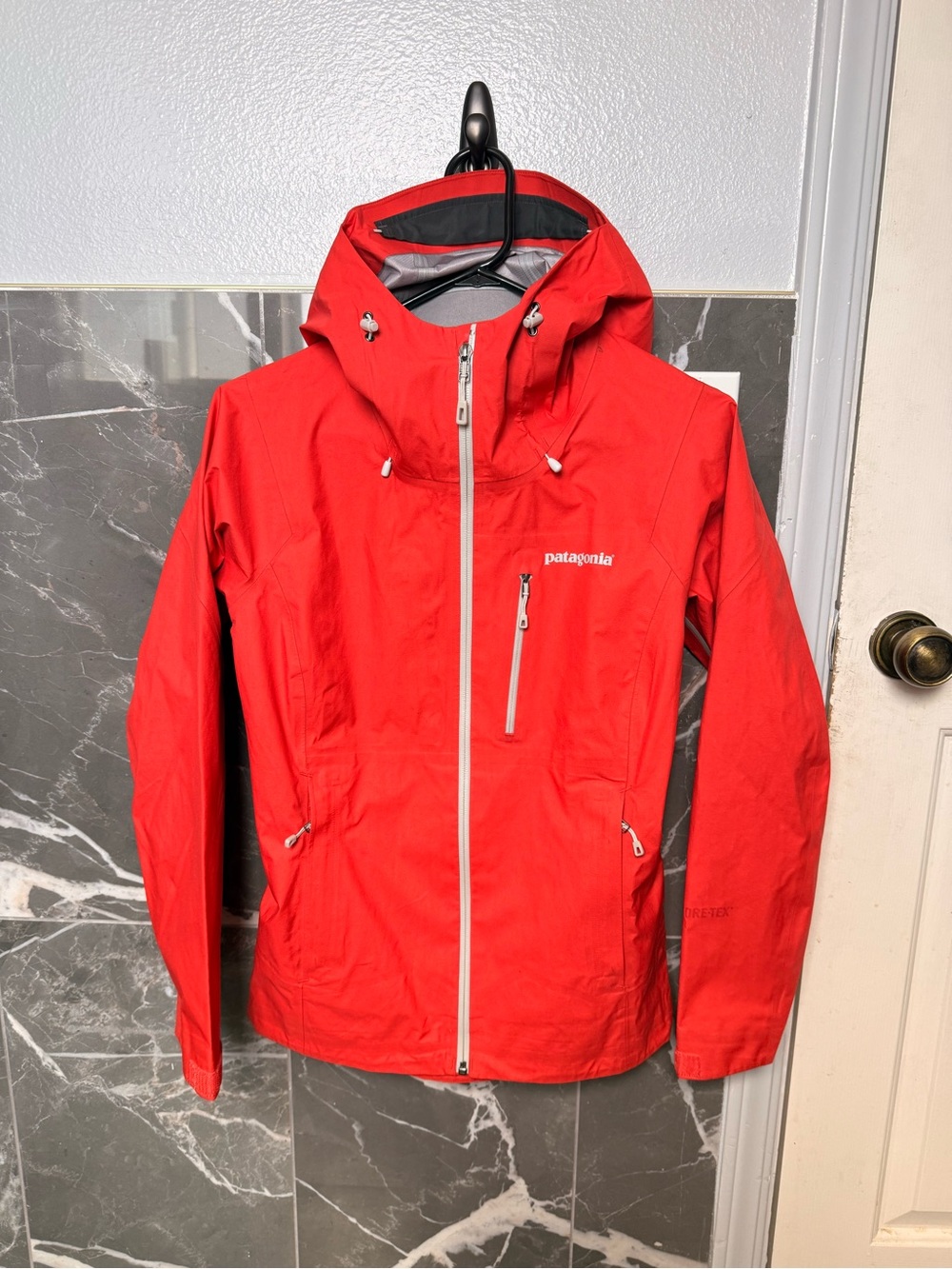 Patagonia leashless jacket